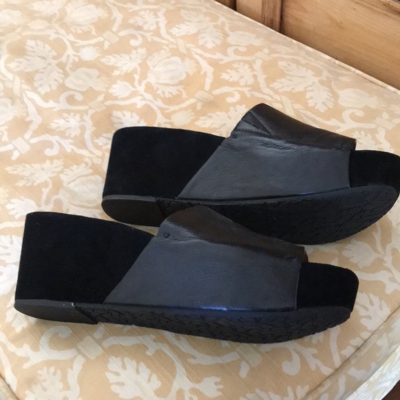 Like NEW Gentle Souls/Kenneth Cole Black Leather Platform Shoes - Picture 2 of 8